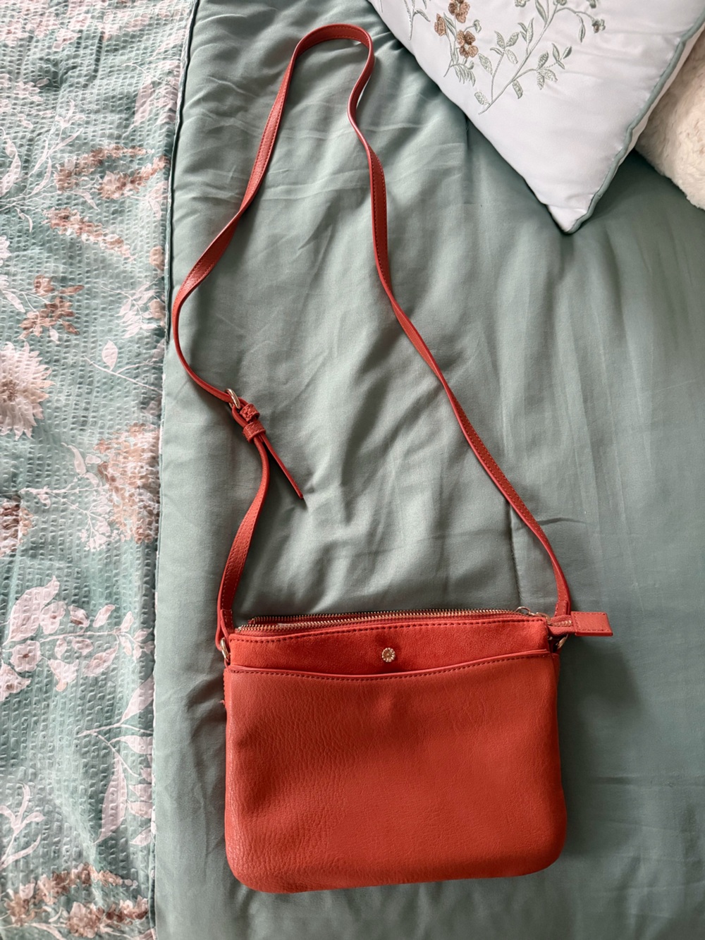 NWOT LC Lauren Conrad crossbody bag